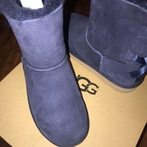 Size 6 Navy Blue Bow Uggs 💙